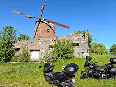 Wiatrak holenderski w Zdrzewnie